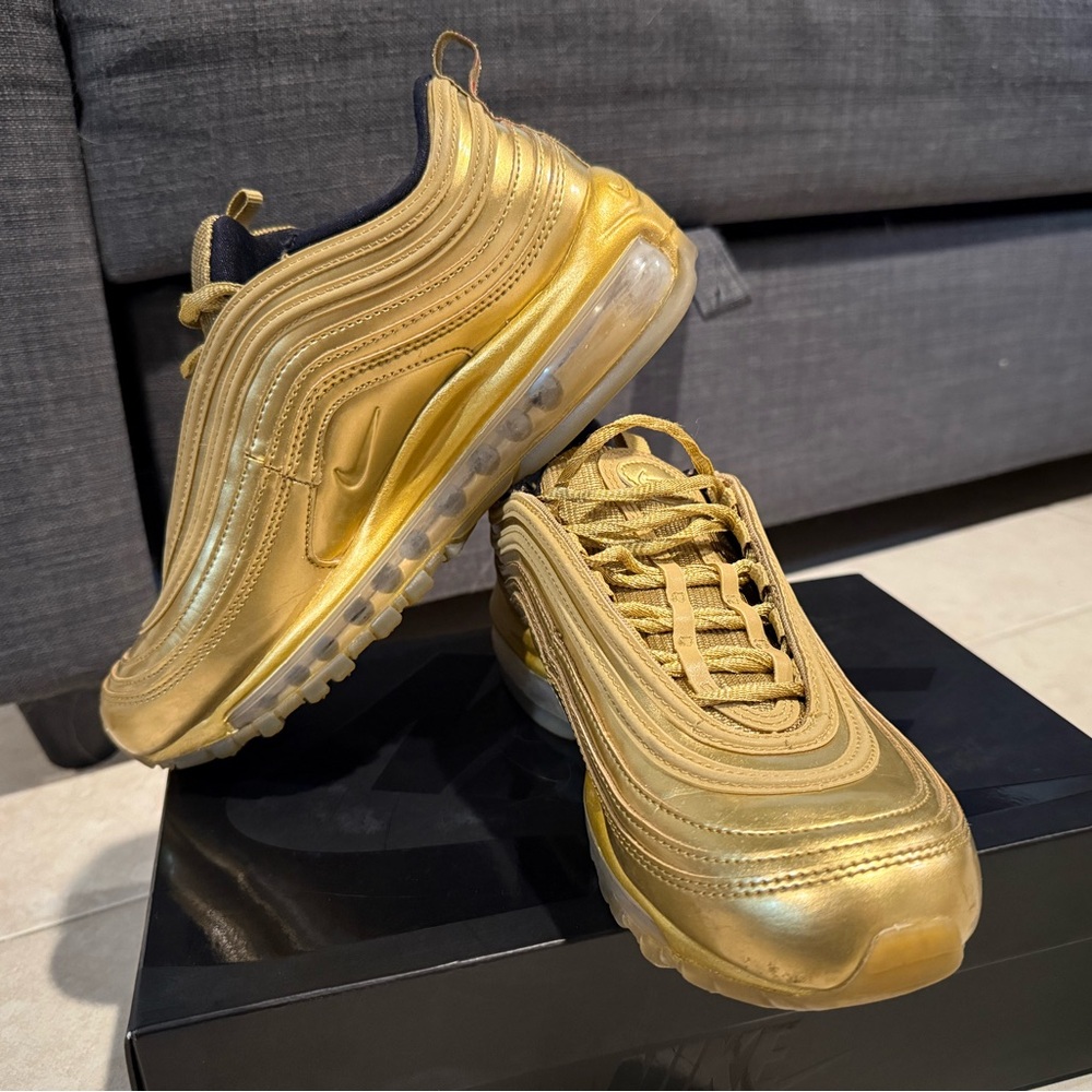 Nike Air Max Metallic Gold